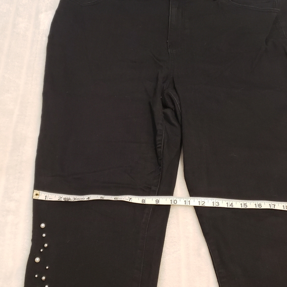DC Jeans Slightly Curvy Beaded Detail Jeans - Picture 13 of 16